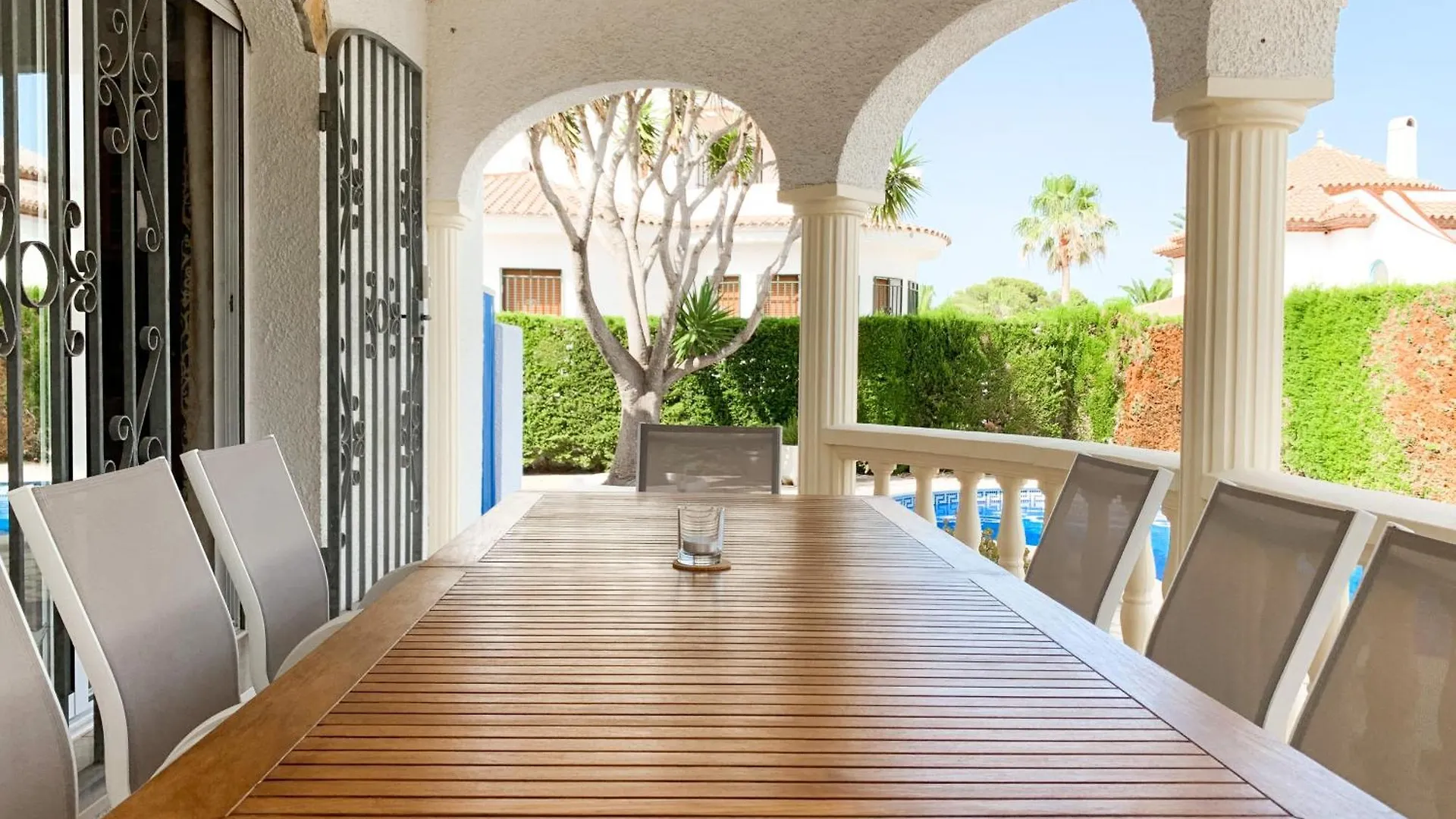 Επικοινωνία με το Poolvilla Michelle In Strandnaehe